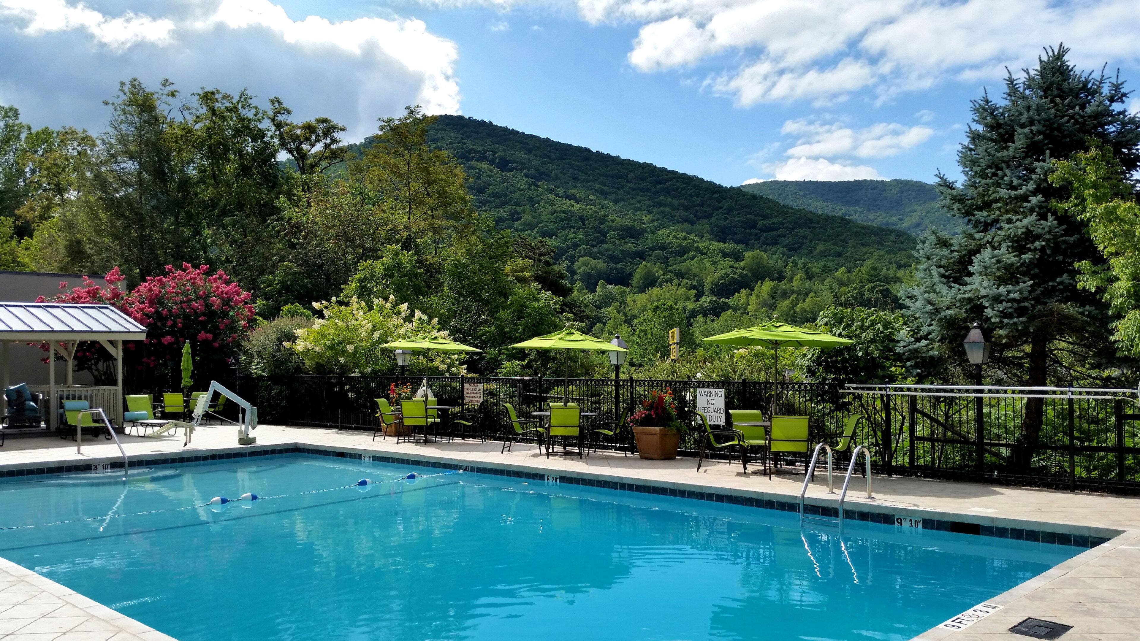 Holiday Inn Asheville East-Blue Ridge Pkwy By Ihg Exterior foto